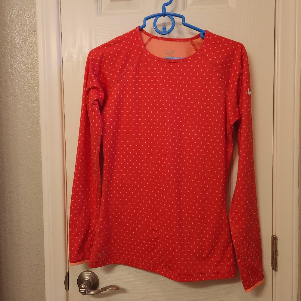 Nike pro top size M